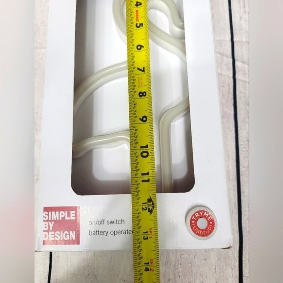 LED Neon Flamingo Lamp Party Tabletop Light - Picture 3 of 7